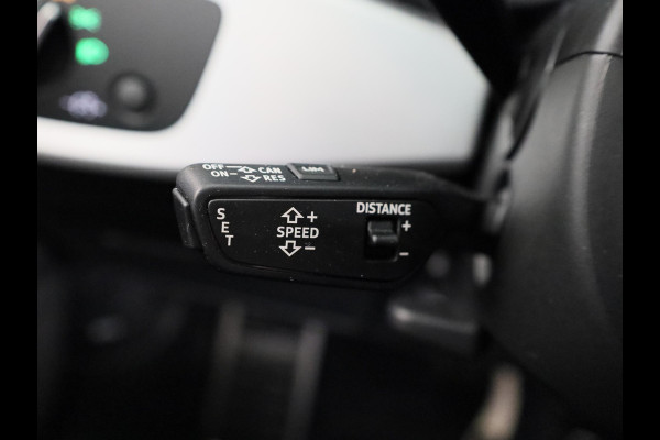 Audi A4 Avant 35 TFSI Launch edition Sport 150 PK Automaat | Trekhaak | Adaptive cruise control | Stoelverwarming | Navigatie | Privacy Glas |