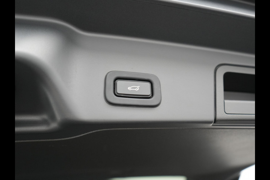 Land Rover Range Rover Evoque P300e AWD R-Dynamic SE Plug In Hybrid Dealer O.H. PHEV | Lederen Sportstoelen Memory | Adaptive Cruise | Navigatie | L.M. 20" | Camera | DAB | Virtual | Stoel & Stuurverwarming |