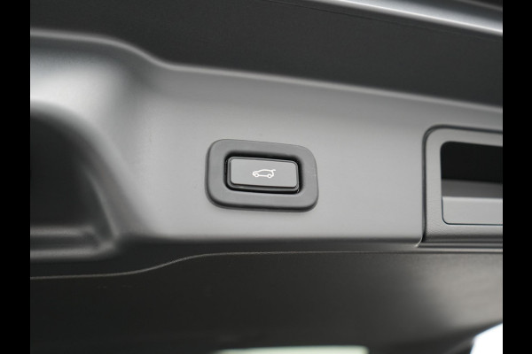 Land Rover Range Rover Evoque P300e AWD R-Dynamic SE Plug In Hybrid Dealer O.H. PHEV | Lederen Sportstoelen Memory | Adaptive Cruise | Navigatie | L.M. 20" | Camera | DAB | Virtual | Stoel & Stuurverwarming |