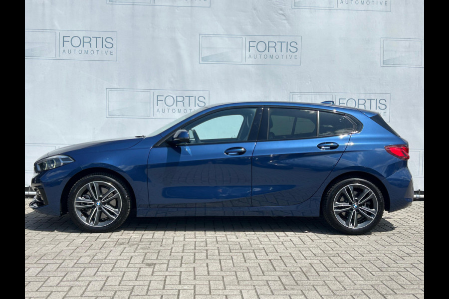 BMW 1-serie 120i Business Edition Plus NL AUTO | PANO | LEDER | STUURWIEL VERW |