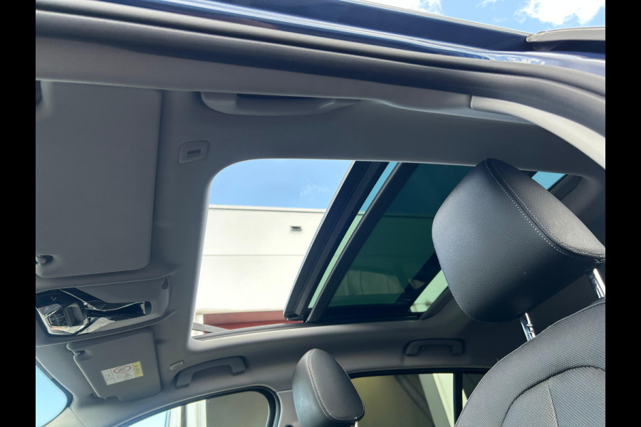 BMW 1-serie 120i Business Edition Plus NL AUTO | PANO | LEDER | STUURWIEL VERW |