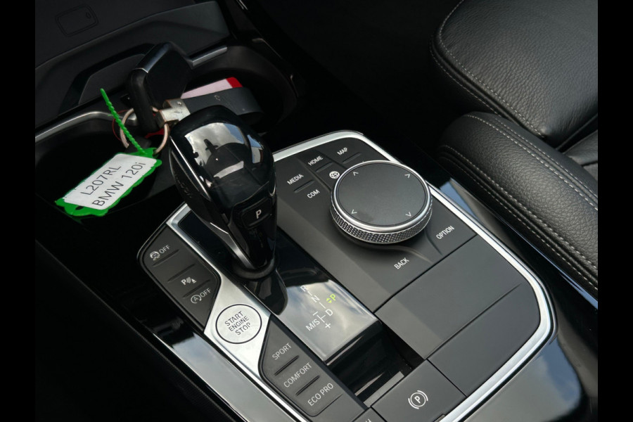 BMW 1-serie 120i Business Edition Plus NL AUTO | PANO | LEDER | STUURWIEL VERW |