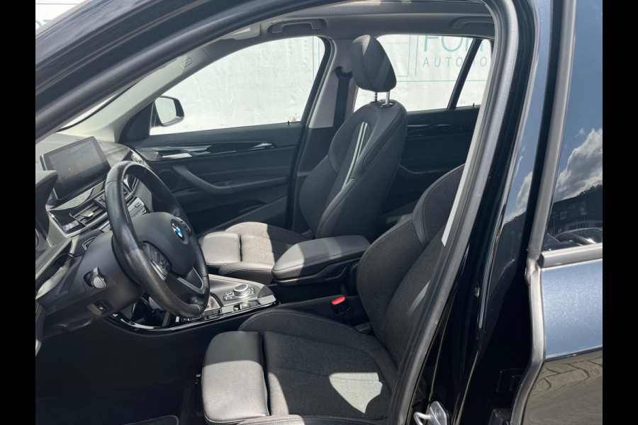 BMW X1 sDrive18i Executive Edition NL AUTO | PANO | TREKHAAK | CAMERA |