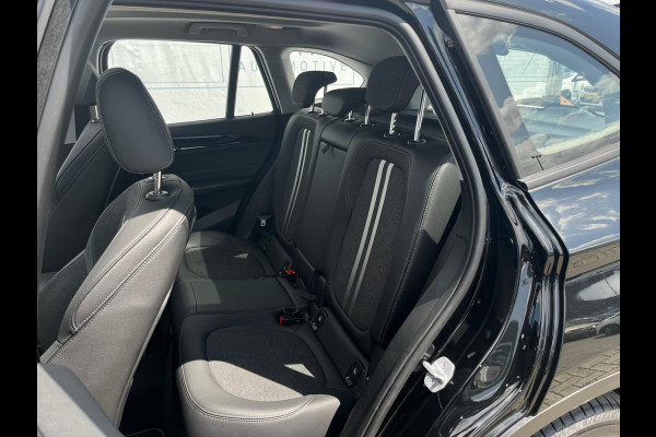 BMW X1 sDrive18i Executive Edition NL AUTO | PANO | TREKHAAK | CAMERA |
