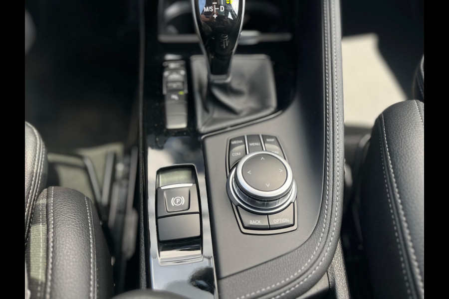 BMW X1 sDrive18i Executive Edition NL AUTO | PANO | TREKHAAK | CAMERA |