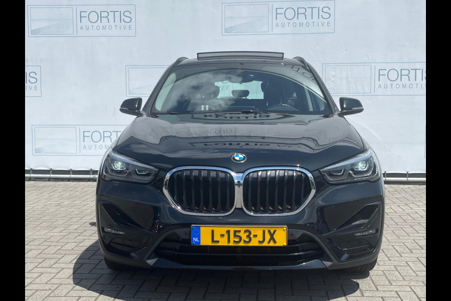 BMW X1 sDrive18i Executive Edition NL AUTO | PANO | TREKHAAK | CAMERA |
