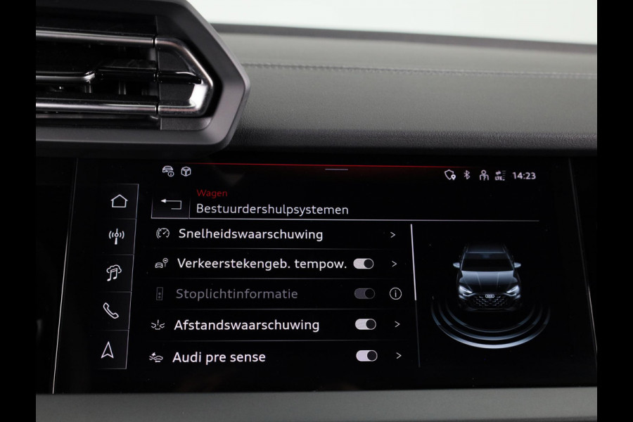 Audi A3 Limousine 30 TFSI S edition 116 pk S-tronic | Verlengde garantie | Navigatie | Parkeersensoren (Park assist) | Autom. airco (3 zones) | Stoelverwarming | S-Line |