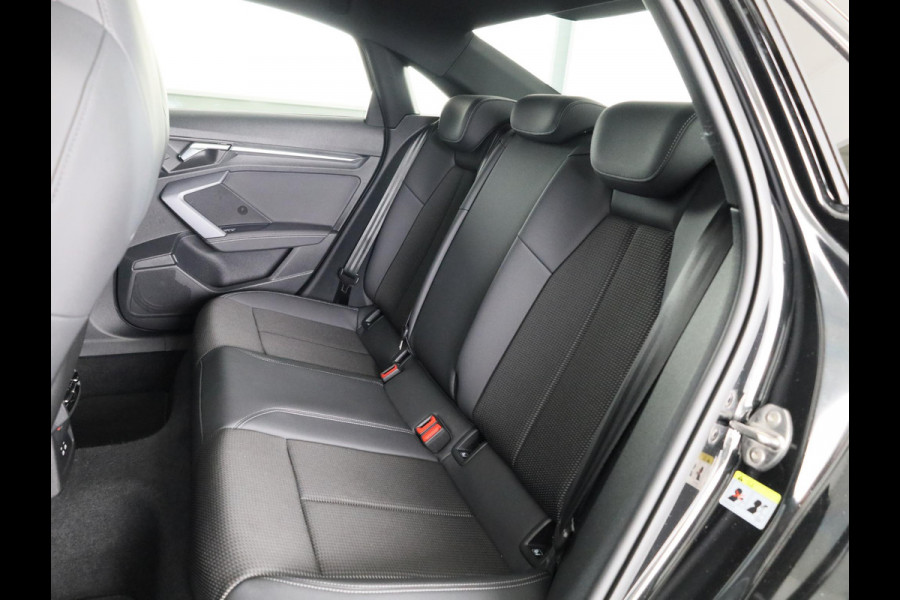 Audi A3 Limousine 30 TFSI S edition 116 pk S-tronic | Verlengde garantie | Navigatie | Parkeersensoren (Park assist) | Autom. airco (3 zones) | Stoelverwarming | S-Line |