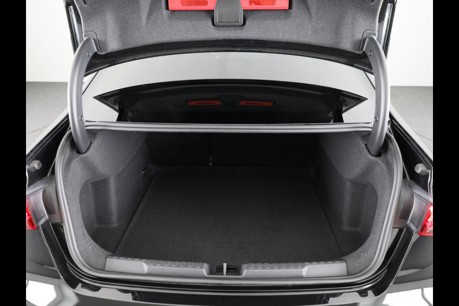 Audi A3 Limousine 30 TFSI S edition 116 pk S-tronic | Verlengde garantie | Navigatie | Parkeersensoren (Park assist) | Autom. airco (3 zones) | Stoelverwarming | S-Line |