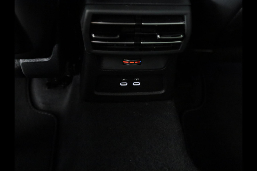 Audi A3 Limousine 30 TFSI S edition 116 pk S-tronic | Verlengde garantie | Navigatie | Parkeersensoren (Park assist) | Autom. airco (3 zones) | Stoelverwarming | S-Line |
