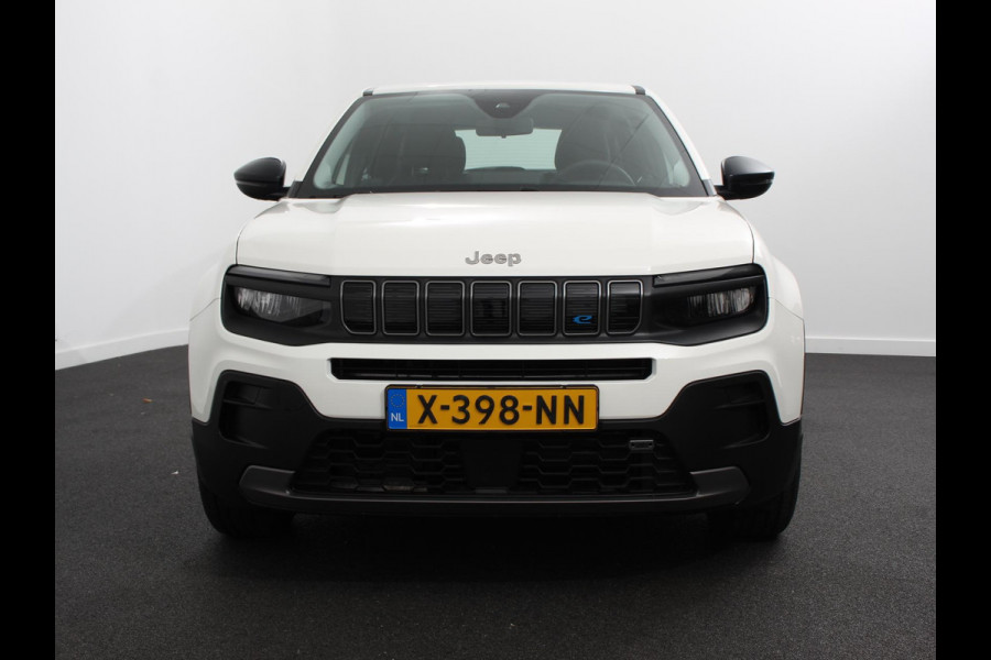 Jeep Avenger Longitude 54 kWh Navigatie Apple Carplay/ Android Auto Parkeersensor achter Cruise Control Stoelverwarming Full LED Virtual Cockpit Climate Control