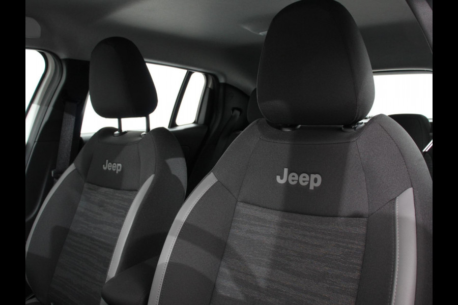 Jeep Avenger Longitude 54 kWh Navigatie Apple Carplay/ Android Auto Parkeersensor achter Cruise Control Stoelverwarming Full LED Virtual Cockpit Climate Control