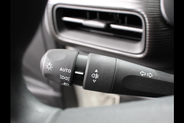 Jeep Avenger Longitude 54 kWh Navigatie Apple Carplay/ Android Auto Parkeersensor achter Cruise Control Stoelverwarming Full LED Virtual Cockpit Climate Control