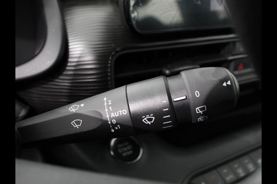 Jeep Avenger Longitude 54 kWh Navigatie Apple Carplay/ Android Auto Parkeersensor achter Cruise Control Stoelverwarming Full LED Virtual Cockpit Climate Control