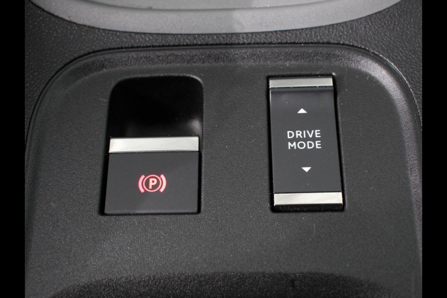 Jeep Avenger Longitude 54 kWh Navigatie Apple Carplay/ Android Auto Parkeersensor achter Cruise Control Stoelverwarming Full LED Virtual Cockpit Climate Control