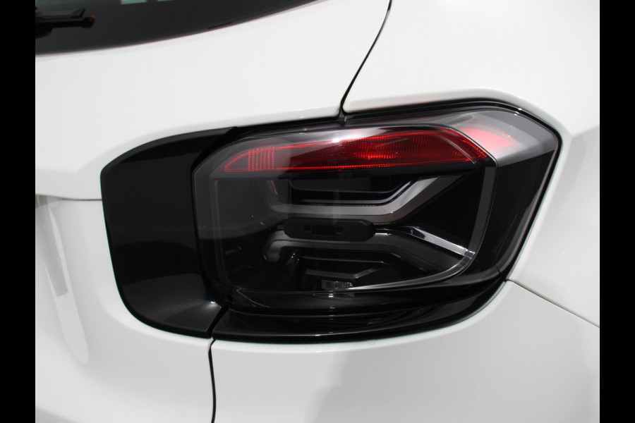 Jeep Avenger Longitude 54 kWh Navigatie Apple Carplay/ Android Auto Parkeersensor achter Cruise Control Stoelverwarming Full LED Virtual Cockpit Climate Control