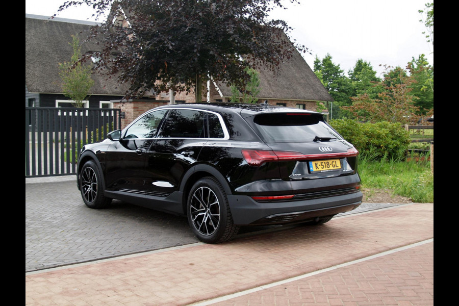 Audi e-tron 55 quattro edition 95 kWh | NL-Auto | Trekhaak | Parkeersensoren | DAB |