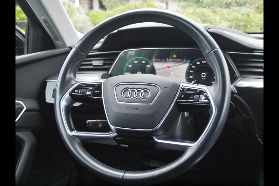 Audi e-tron 55 quattro edition 95 kWh | NL-Auto | Trekhaak | Parkeersensoren | DAB |