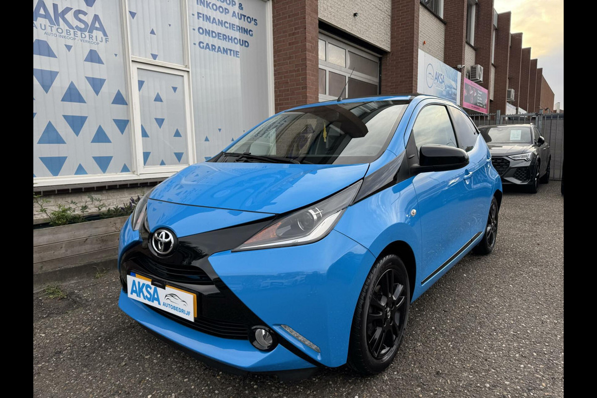 Toyota Aygo 1.0 VVT-i x-wave Vouwdak Camera Navi Sportvelg Leder Garantie Toyota Aygo 1.0 VVT-i x-wave Vouwdak Camera Navi Sportvelg Leder Garantie
