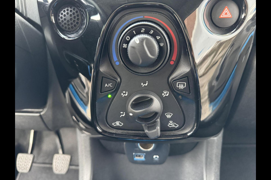 Toyota Aygo 1.0 VVT-i x-wave Vouwdak Camera Navi Sportvelg Leder Garantie