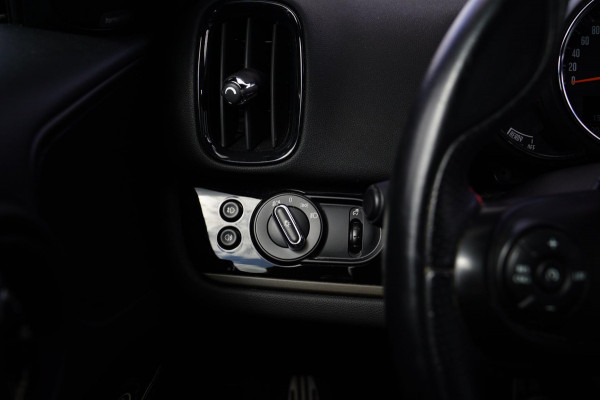 MINI Countryman 1.5 Cooper Chili | Automaat | Stoelverwarming | Harman/Kardon | LED Koplampen | Climatronic airco |
