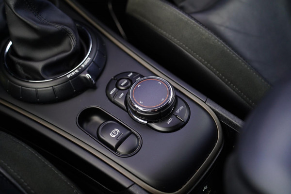 MINI Countryman 1.5 Cooper Chili | Automaat | Stoelverwarming | Harman/Kardon | LED Koplampen | Climatronic airco |