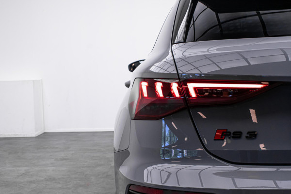 Audi RS3 Sportback 2.5 TFSI Quattro |Pano|Massage|Ceramic|Carbon|Memory|VOLL|