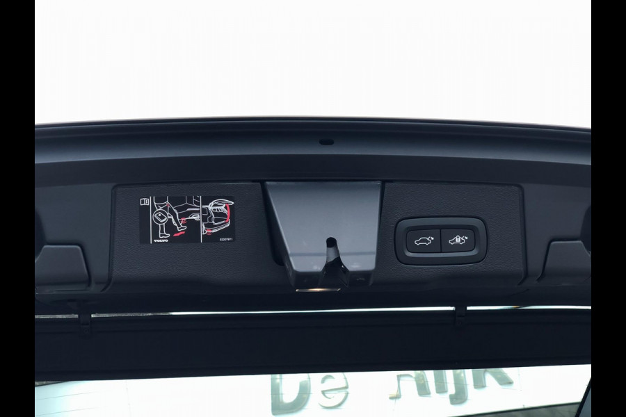 Volvo XC60 2.0 B5 R-Design | Pano, Leder, Luchtvering, 360 Camera, Stoel+Stuurverw., Carplay/Android, Virt. Cockp. | NAP |