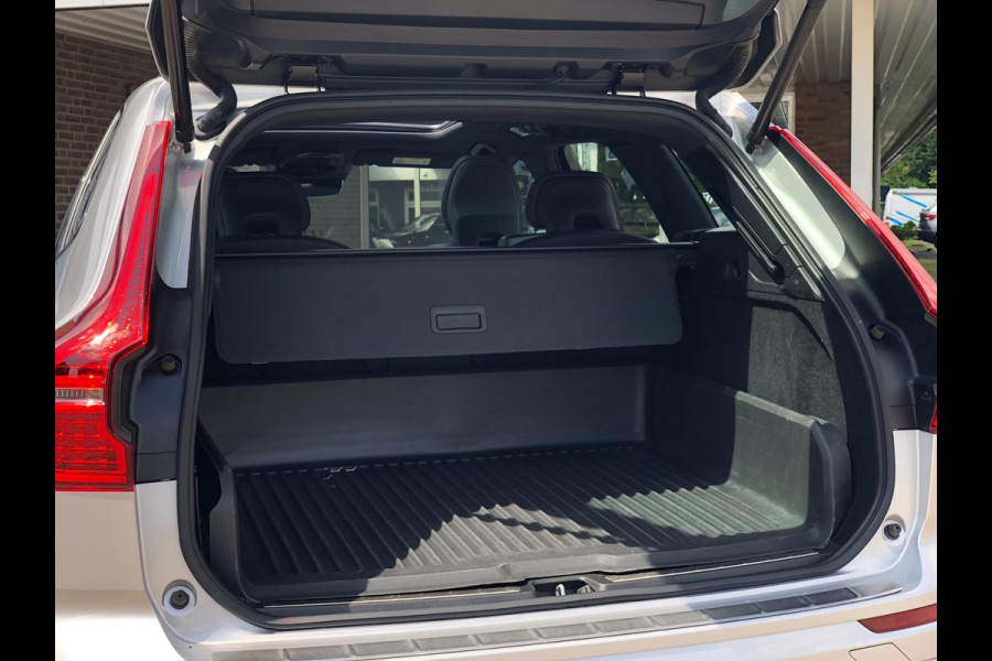 Volvo XC60 2.0 B5 R-Design | Pano, Leder, Luchtvering, 360 Camera, Stoel+Stuurverw., Carplay/Android, Virt. Cockp. | NAP |