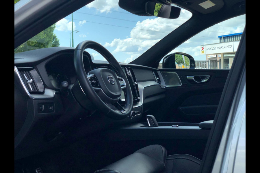 Volvo XC60 2.0 B5 R-Design | Pano, Leder, Luchtvering, 360 Camera, Stoel+Stuurverw., Carplay/Android, Virt. Cockp. | NAP |