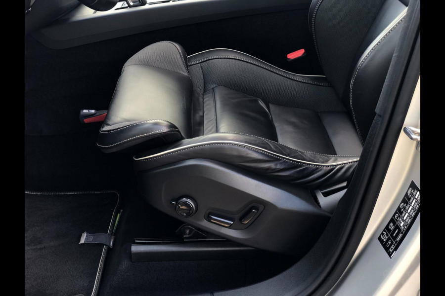 Volvo XC60 2.0 B5 R-Design | Pano, Leder, Luchtvering, 360 Camera, Stoel+Stuurverw., Carplay/Android, Virt. Cockp. | NAP |