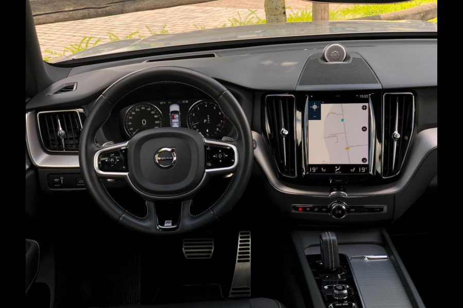 Volvo XC60 2.0 B5 R-Design | Pano, Leder, Luchtvering, 360 Camera, Stoel+Stuurverw., Carplay/Android, Virt. Cockp. | NAP |