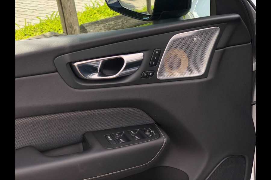 Volvo XC60 2.0 B5 R-Design | Pano, Leder, Luchtvering, 360 Camera, Stoel+Stuurverw., Carplay/Android, Virt. Cockp. | NAP |