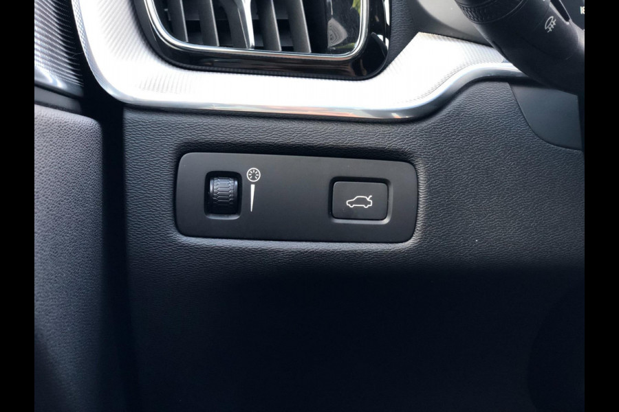 Volvo XC60 2.0 B5 R-Design | Pano, Leder, Luchtvering, 360 Camera, Stoel+Stuurverw., Carplay/Android, Virt. Cockp. | NAP |