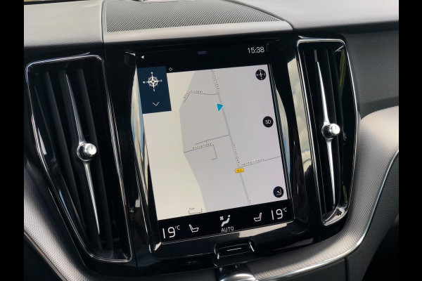 Volvo XC60 2.0 B5 R-Design | Pano, Leder, Luchtvering, 360 Camera, Stoel+Stuurverw., Carplay/Android, Virt. Cockp. | NAP |