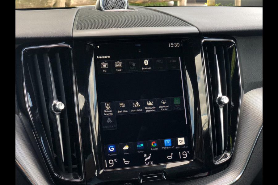 Volvo XC60 2.0 B5 R-Design | Pano, Leder, Luchtvering, 360 Camera, Stoel+Stuurverw., Carplay/Android, Virt. Cockp. | NAP |