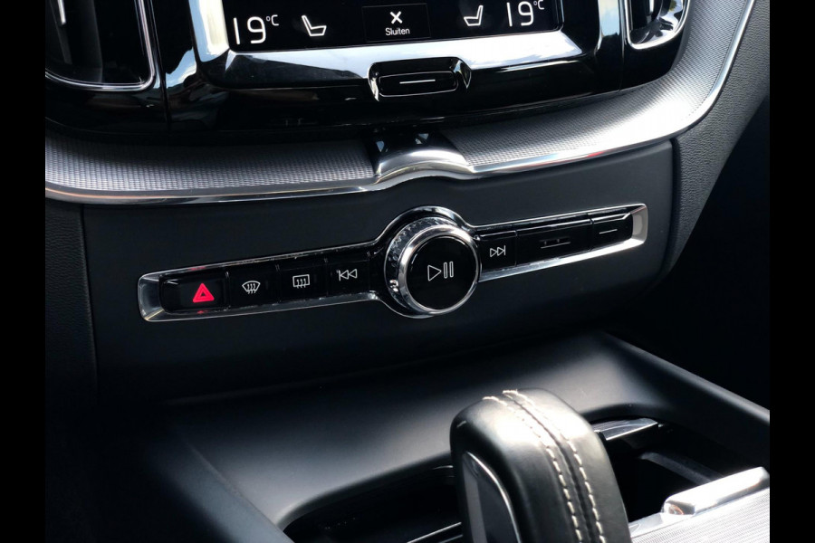 Volvo XC60 2.0 B5 R-Design | Pano, Leder, Luchtvering, 360 Camera, Stoel+Stuurverw., Carplay/Android, Virt. Cockp. | NAP |