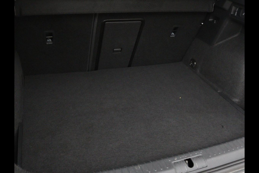 CUPRA Formentor 1.4 e-Hybrid | Adaptive cruise | Stuurverwarming | Full LED | Sportstoelen | Keyless | Climate control | Parkeerhulp | DAB | Sfeerverlichting | PHEV