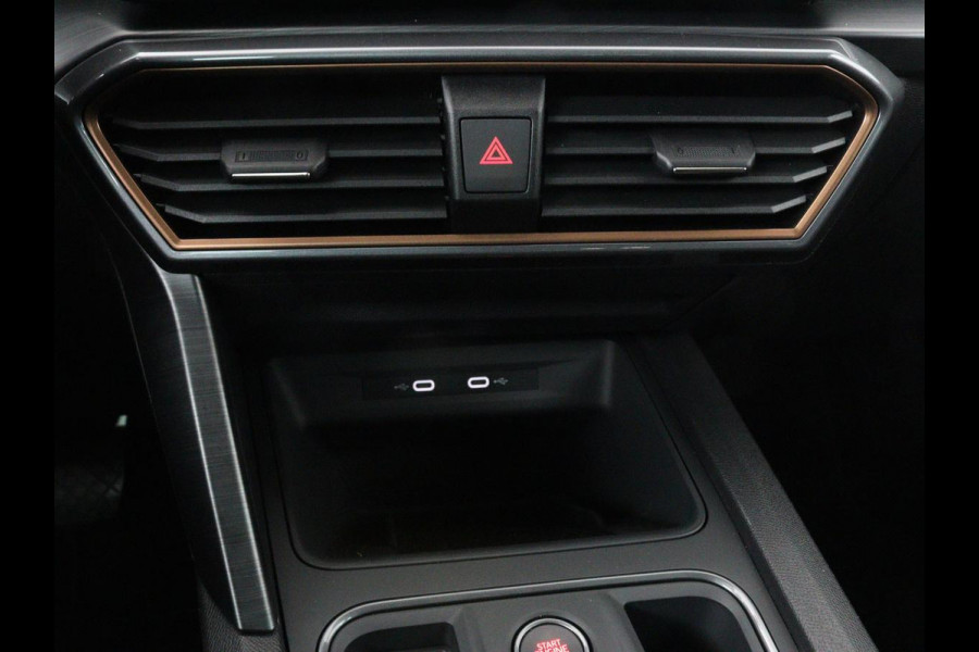 CUPRA Formentor 1.4 e-Hybrid | Adaptive cruise | Stuurverwarming | Full LED | Sportstoelen | Keyless | Climate control | Parkeerhulp | DAB | Sfeerverlichting | PHEV