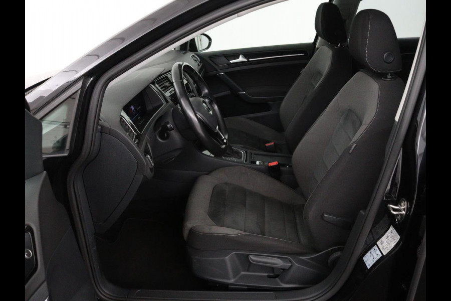 Volkswagen Golf 1.0 TSI Highline | Full LED | Virtual Cockpit | Carplay | Adaptive cruise | Navigatie | Climate control | Parkeerhulp | Sportstoelen