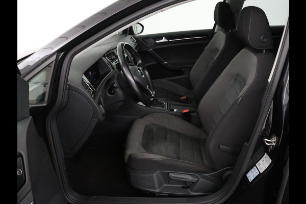 Volkswagen Golf 1.0 TSI Highline | Full LED | Virtual Cockpit | Carplay | Adaptive cruise | Navigatie | Climate control | Parkeerhulp | Sportstoelen