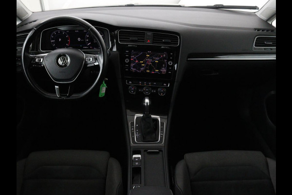 Volkswagen Golf 1.0 TSI Highline | Full LED | Virtual Cockpit | Carplay | Adaptive cruise | Navigatie | Climate control | Parkeerhulp | Sportstoelen