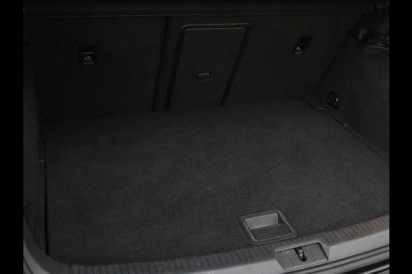 Volkswagen Golf 1.0 TSI Highline | Full LED | Virtual Cockpit | Carplay | Adaptive cruise | Navigatie | Climate control | Parkeerhulp | Sportstoelen