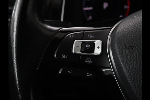 Volkswagen Golf 1.0 TSI Highline | Full LED | Virtual Cockpit | Carplay | Adaptive cruise | Navigatie | Climate control | Parkeerhulp | Sportstoelen