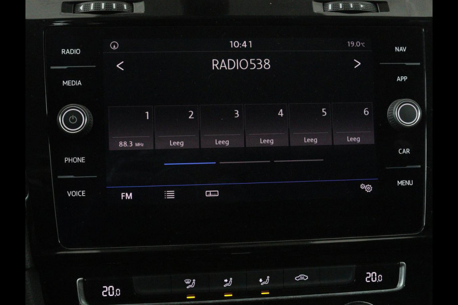 Volkswagen Golf 1.0 TSI Highline | Full LED | Virtual Cockpit | Carplay | Adaptive cruise | Navigatie | Climate control | Parkeerhulp | Sportstoelen