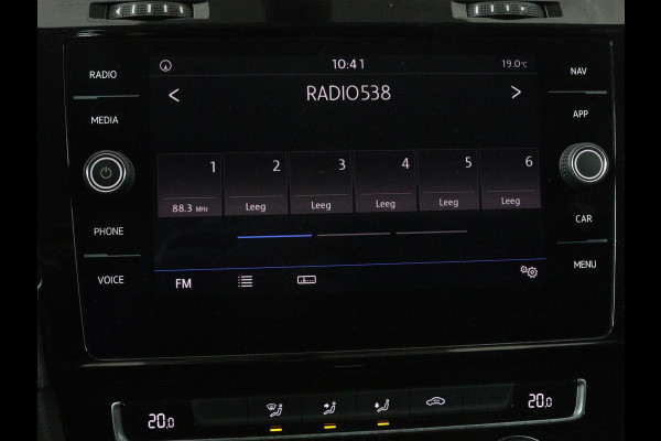 Volkswagen Golf 1.0 TSI Highline | Full LED | Virtual Cockpit | Carplay | Adaptive cruise | Navigatie | Climate control | Parkeerhulp | Sportstoelen