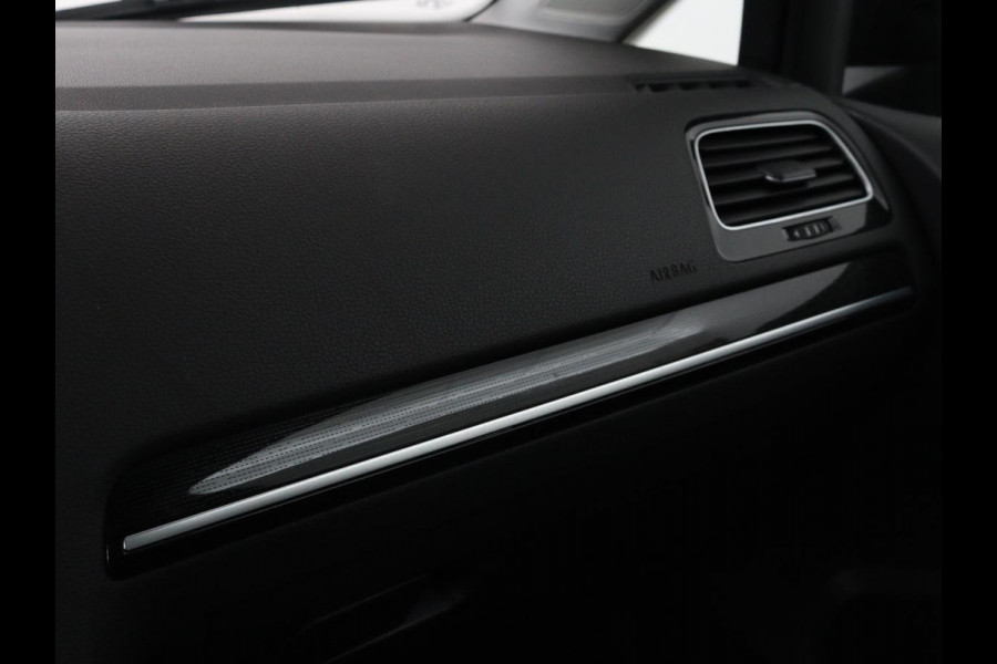 Volkswagen Golf 1.0 TSI Highline | Full LED | Virtual Cockpit | Carplay | Adaptive cruise | Navigatie | Climate control | Parkeerhulp | Sportstoelen