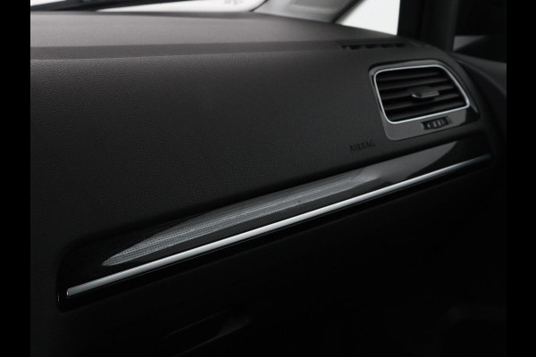 Volkswagen Golf 1.0 TSI Highline | Full LED | Virtual Cockpit | Carplay | Adaptive cruise | Navigatie | Climate control | Parkeerhulp | Sportstoelen