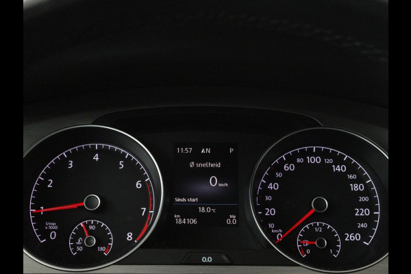 Volkswagen Golf 1.0 TSI Connected Series | Carplay | Camera | Navigatie | Climate control | Parkeerhulp | Cruise control | Sportstoelen