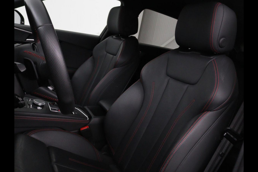 Audi A4 45 TFSI quattro Sport S line Black Edition | Leder | Trekhaak | 360 camera | Virtual Cockpit | Matrix LED | Navigatie | Sportstoelen | Park Assist | Climate control
